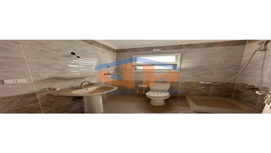 شقة فاخرة بالمجمع السكني 200-B14L10