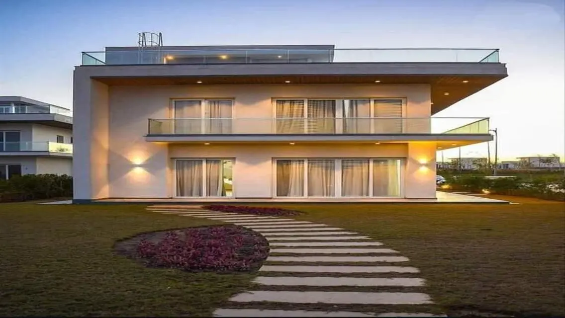 Stunning Double-View Villa