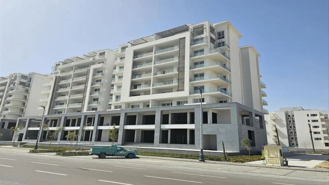 Luxury Apartment in City Edge with Premium Amenities