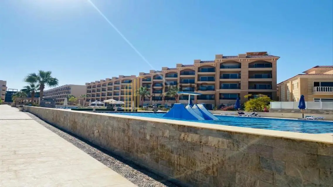 شقة فاخرة للبيع مطلة على بحيرات