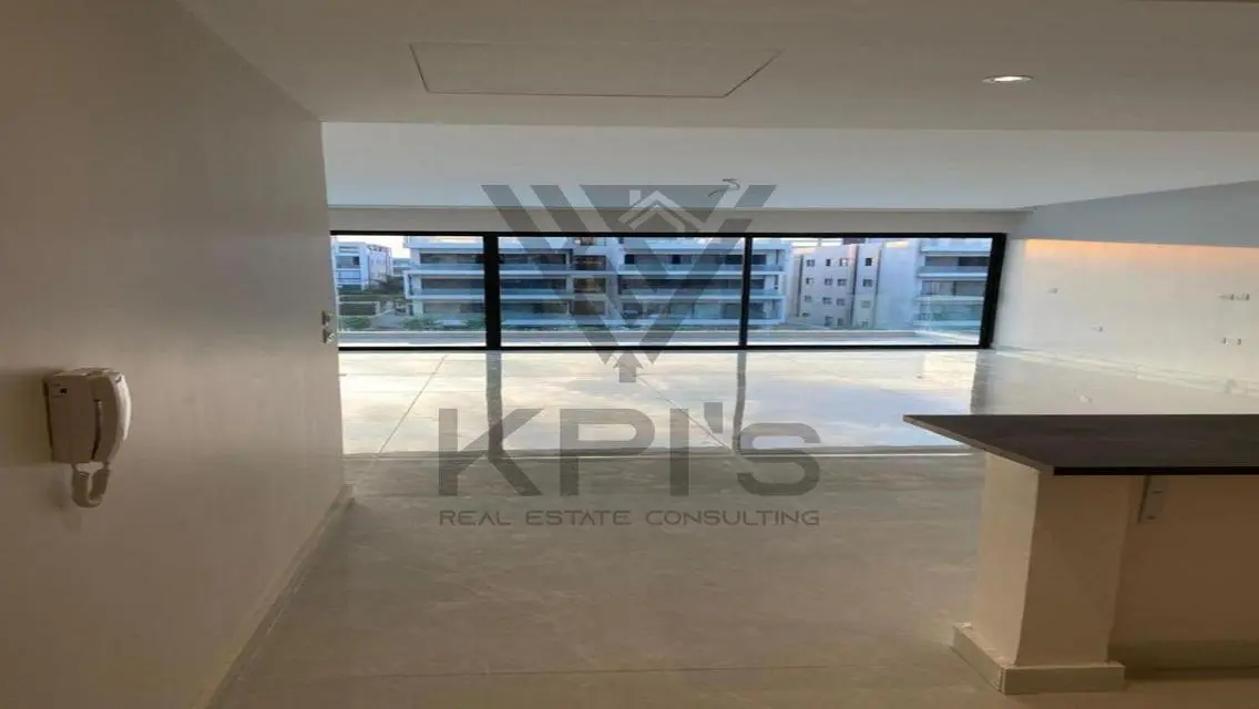 Luxury Apartment with Lake View in New Cairo