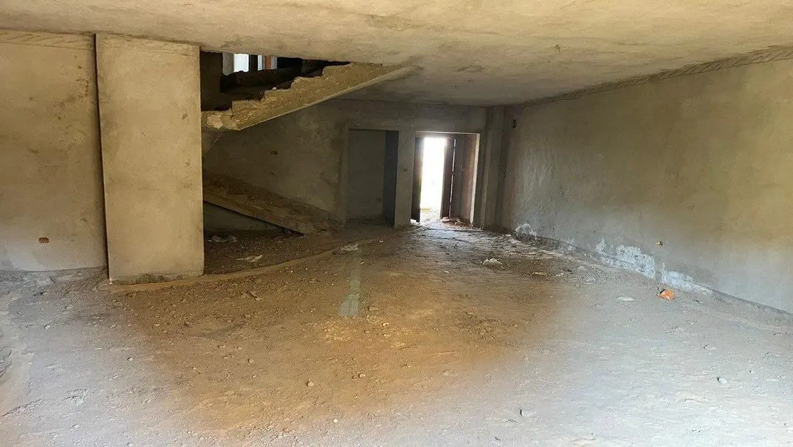 فيلا فاخرة مع غرفة دراسة ومسبح مشترك