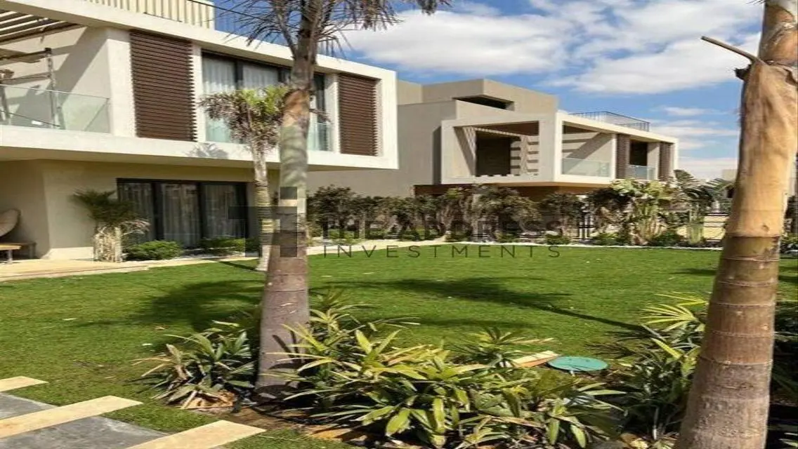 Luxurious Villa in New Cairo with Multiple Amenities