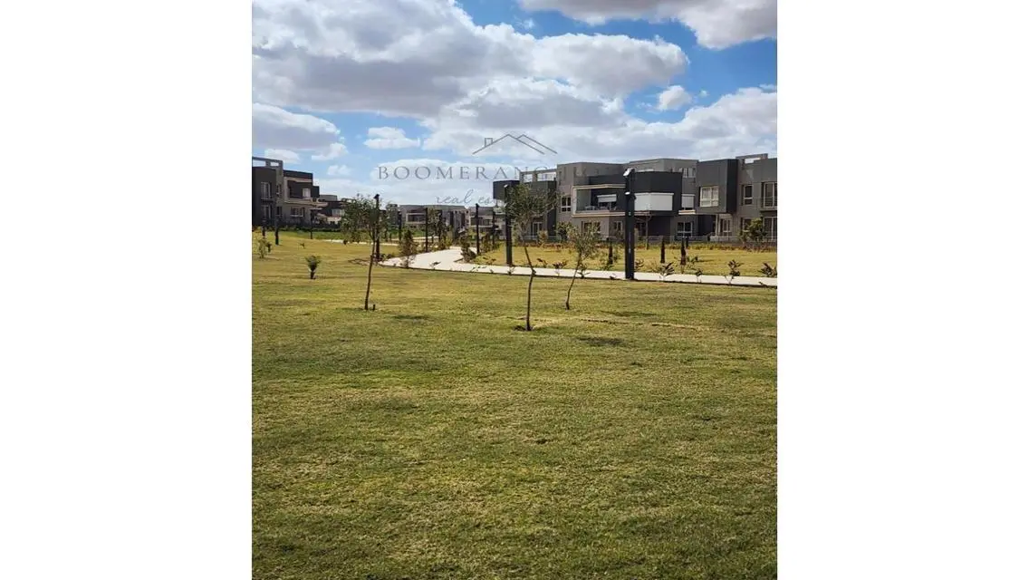 Luxury Apartment for Sale in Prime Location by the Lakes