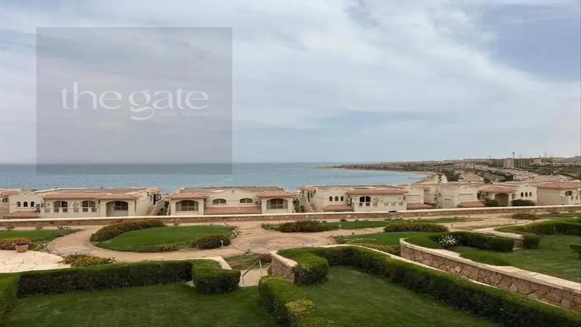 فيلا فاخرة للبيع في لوجانو الجلالة، العين السخنة