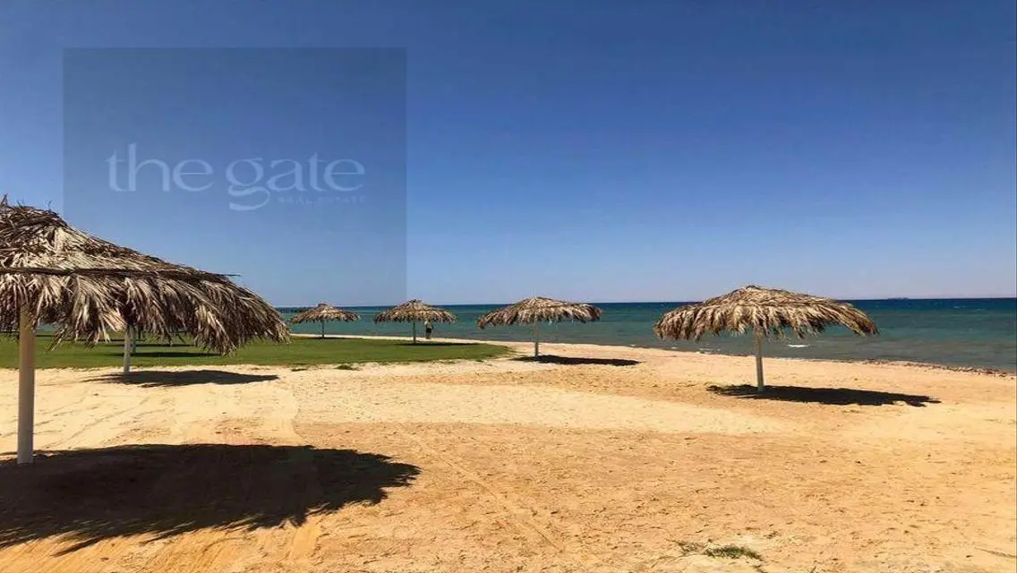 فيلا فاخرة للبيع في لوجانو الجلالة، العين السخنة