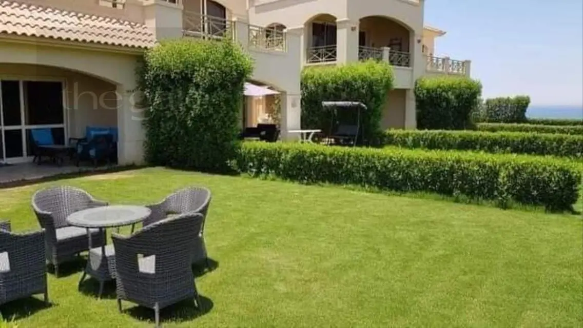 فيلا فاخرة للبيع في لوجانو الجلالة، العين السخنة