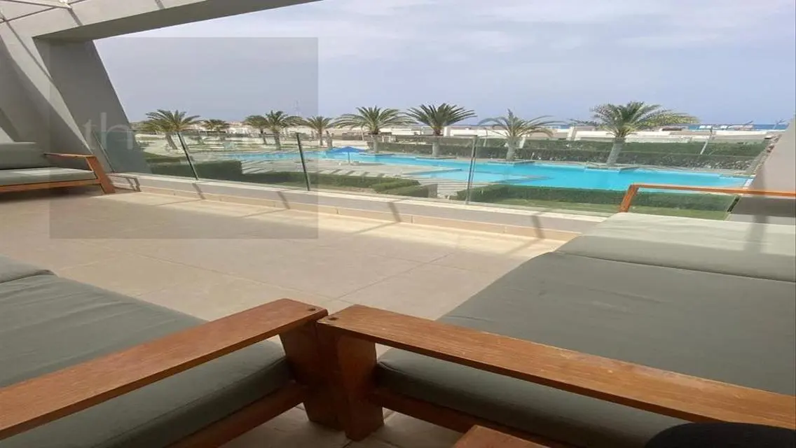 فيلا فاخرة للبيع في لوجانو الجلالة، العين السخنة