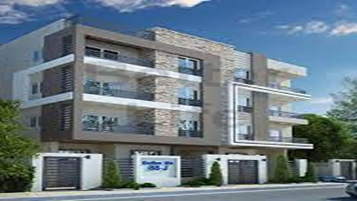 Luxury Apartment with Comfortable Space in Ideal Location