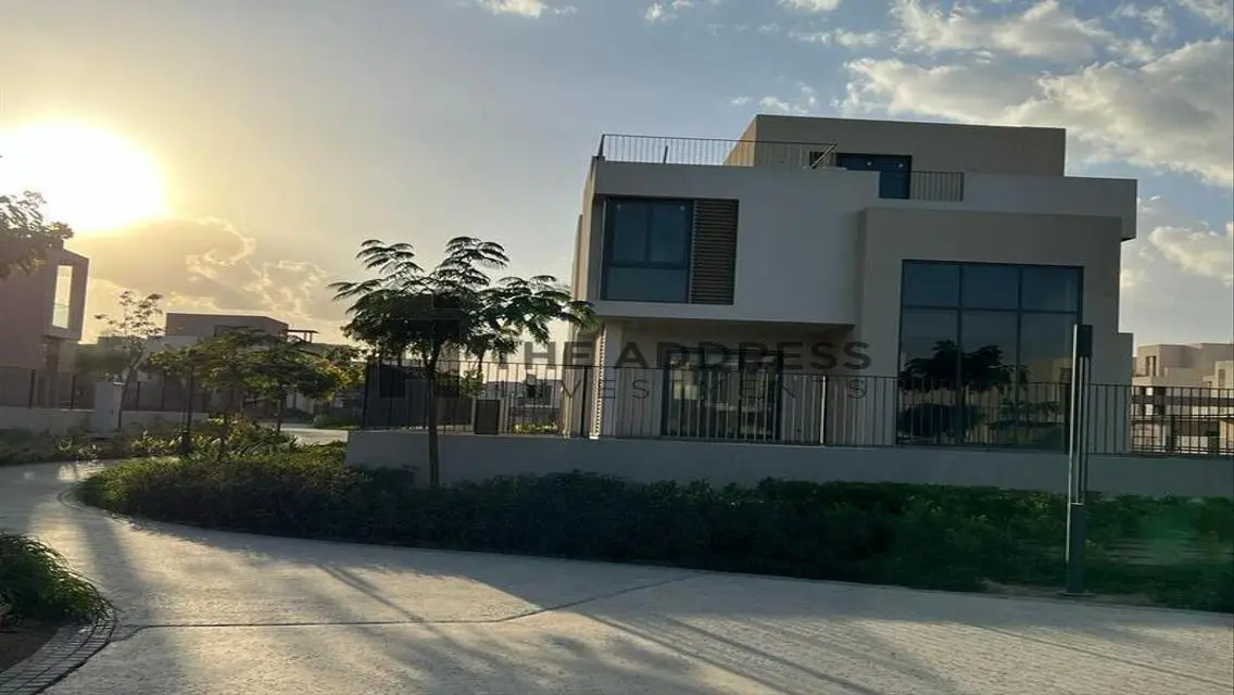 فيلا فاخرة للبيع في العين السخنة