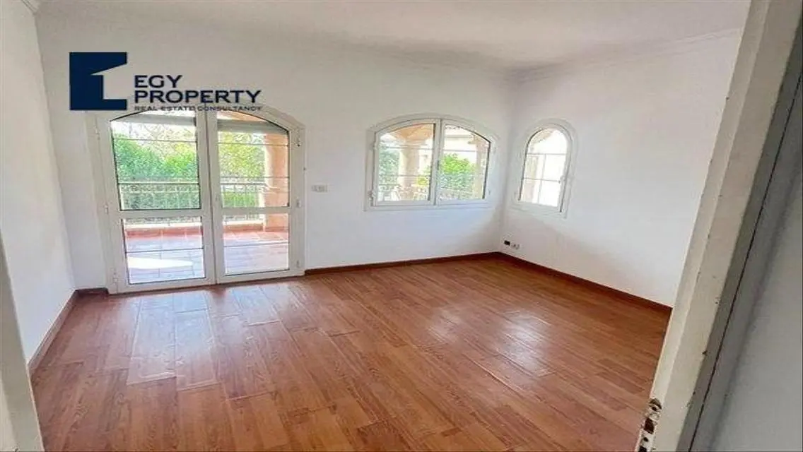 Investment Opportunity in Luxurious Property TA-02933