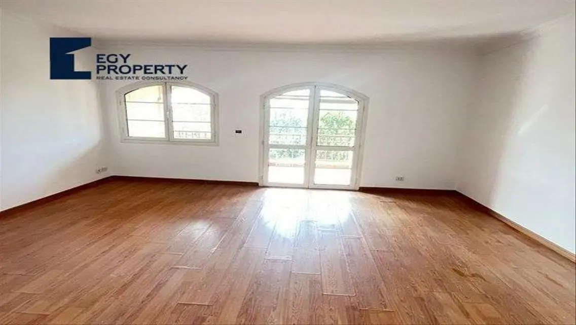 Investment Opportunity in Luxurious Property TA-02933