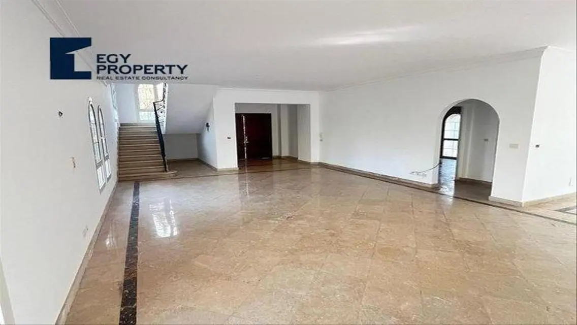 Investment Opportunity in Luxurious Property TA-02933