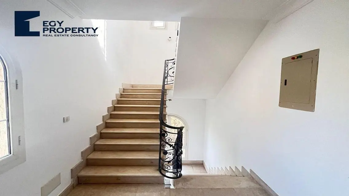 Investment Opportunity in Luxurious Property TA-02933