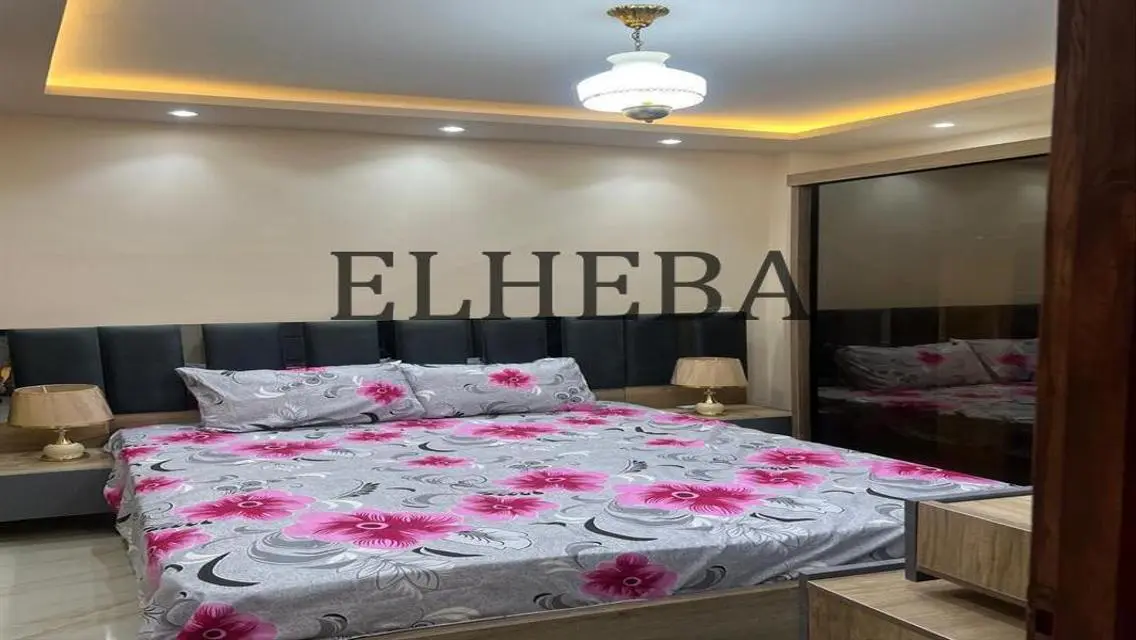 وحدة تجارية مميزة في B12 بمساحة واسعة