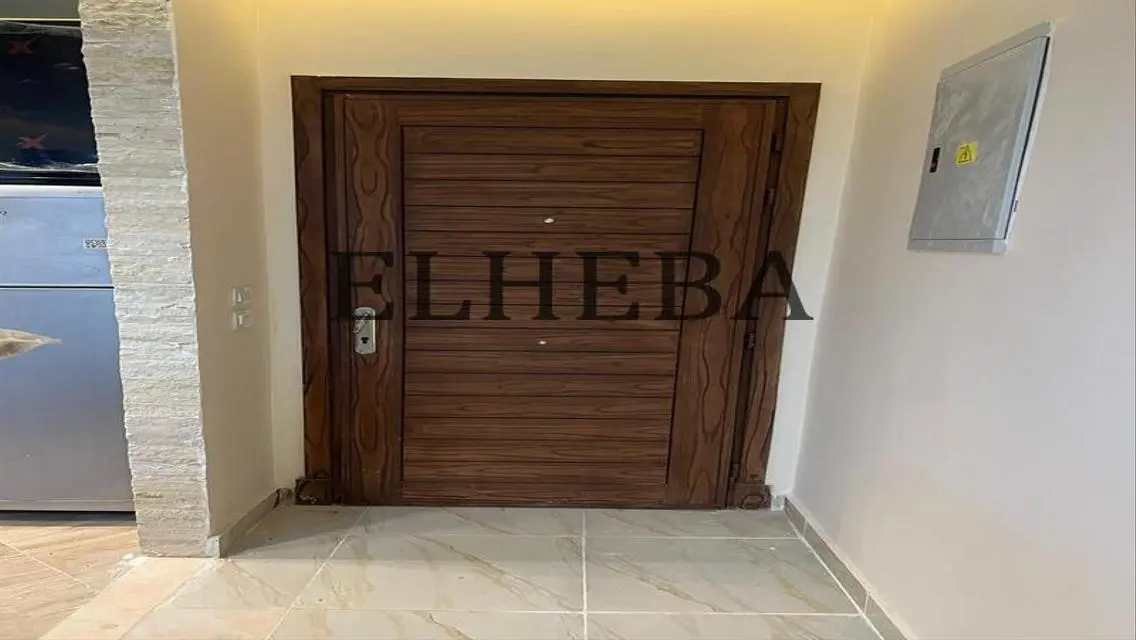 وحدة تجارية مميزة في B12 بمساحة واسعة