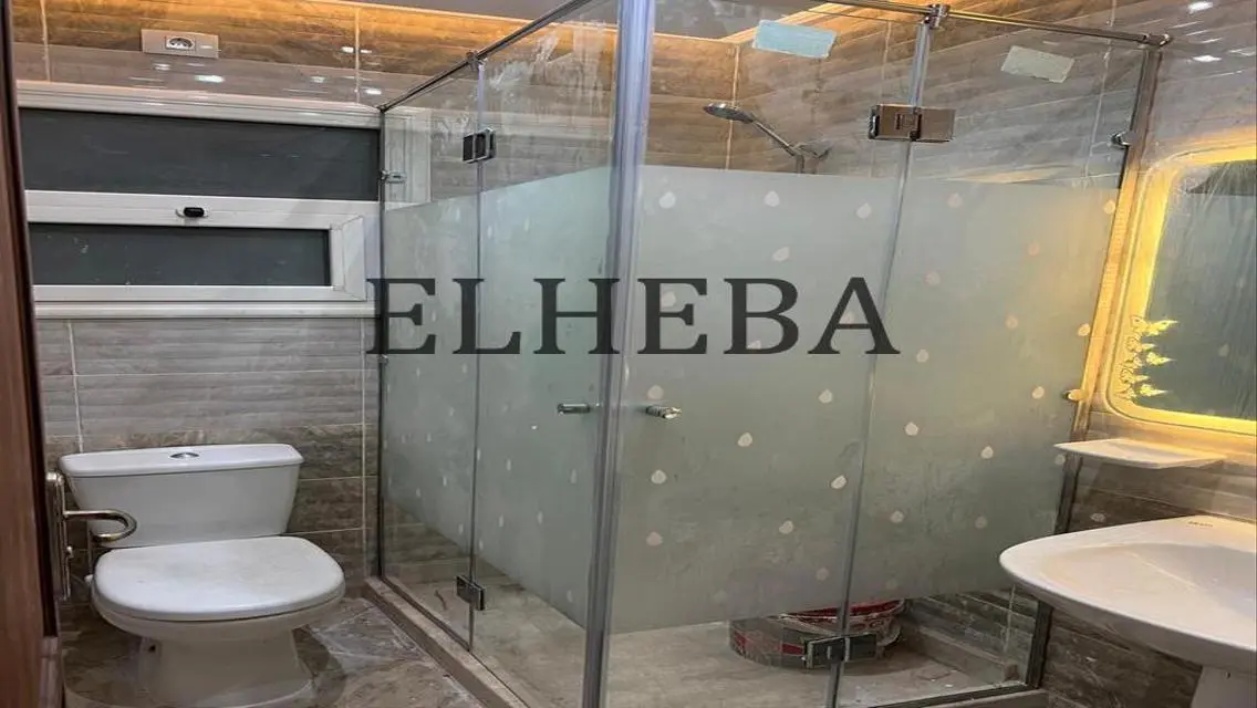 وحدة تجارية مميزة في B12 بمساحة واسعة