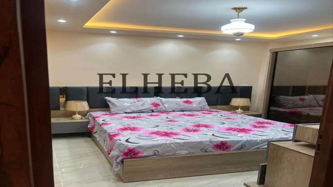 وحدة تجارية مميزة في B12 بمساحة واسعة