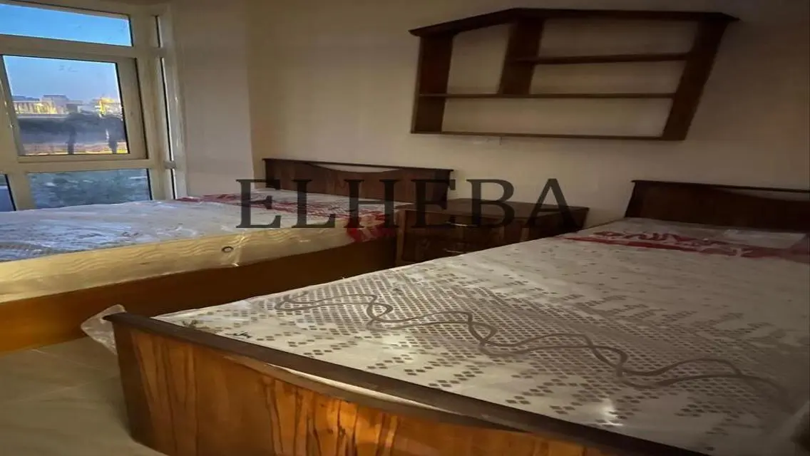 وحدة تجارية مميزة في B12 بمساحة واسعة