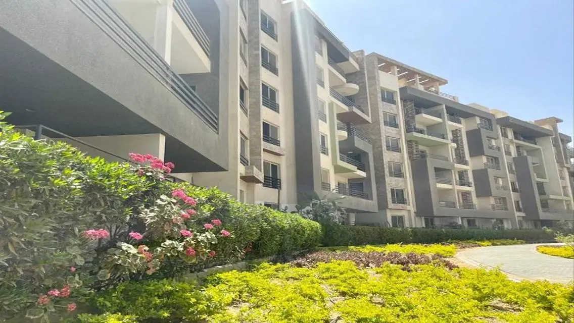 Luxury Apartment in Kenz Compound 185-30