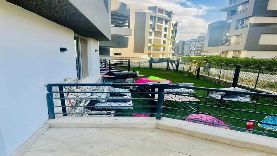 Luxury Apartment in Kenz Compound 185-30
