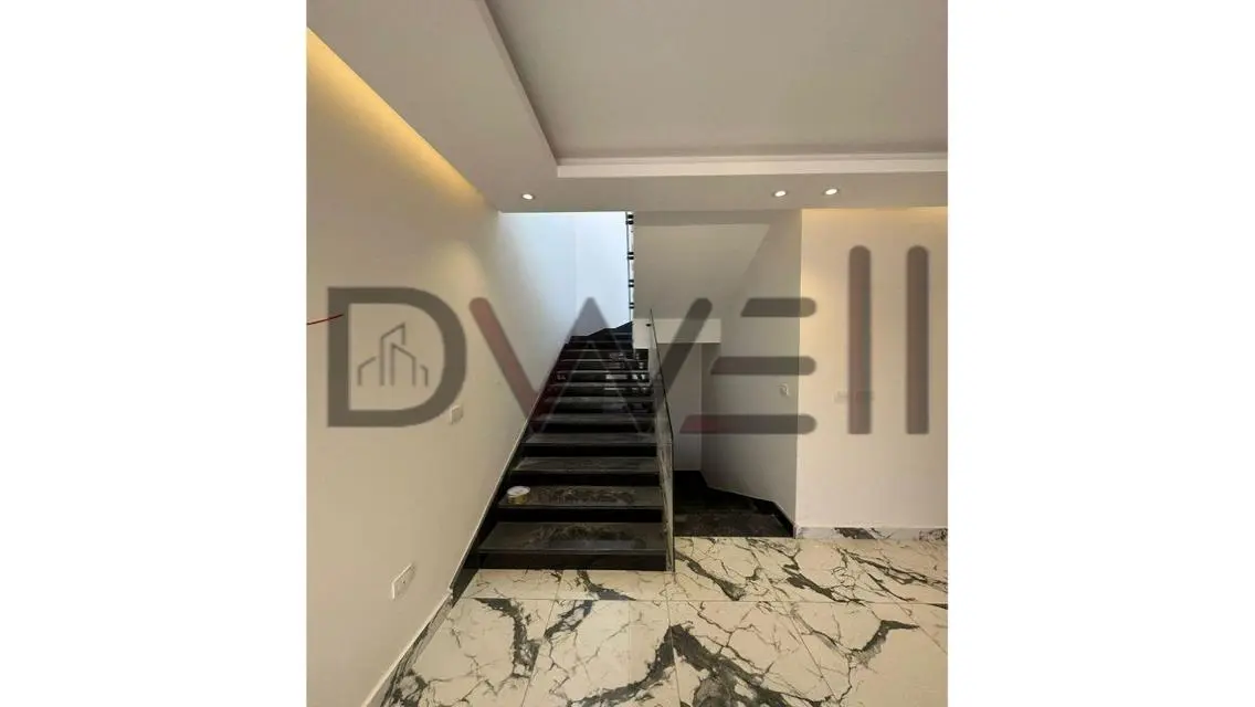 Luxury Apartment in Prime Location with Stunning Views