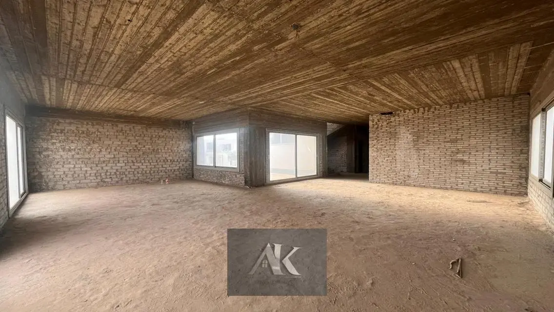 Luxurious Apartment for Rent in PHNC-384