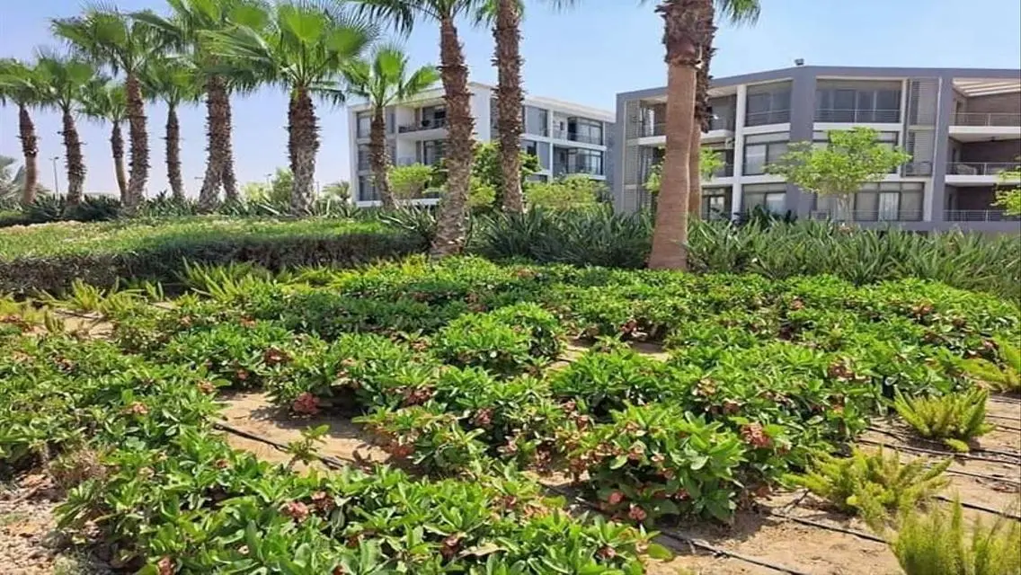 فيلا فاخرة مع مسبح وحديقة خاصة