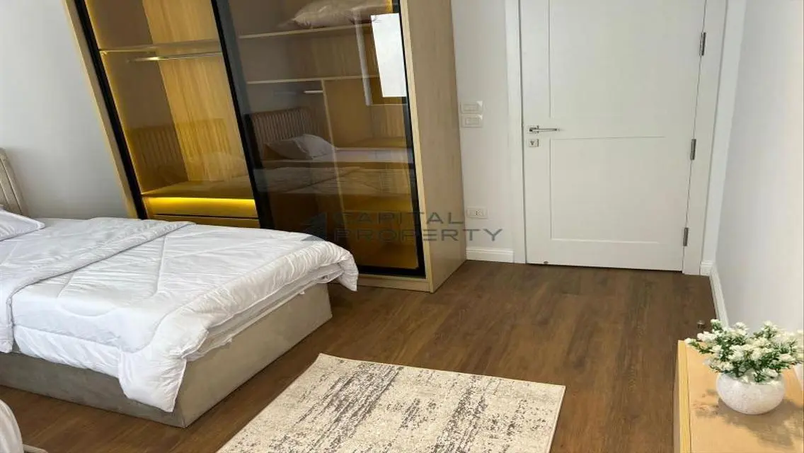 Luxury 3-Bedroom Apartment with Lake View