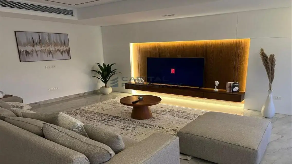 Luxury 3-Bedroom Apartment with Lake View