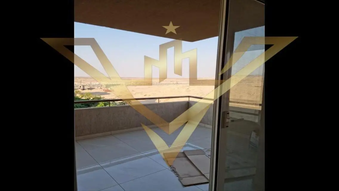 شقة فاخرة للبيع مع إطلالات رائعة
