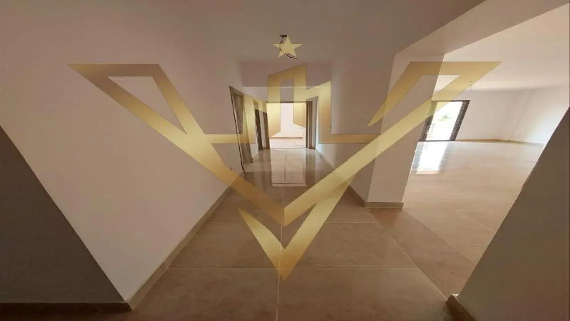 Luxury Apartment of 140 sqm Near Major Attractions