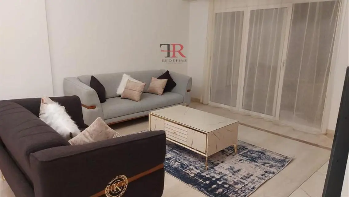 Luxurious Apartment with Stunning Lake View