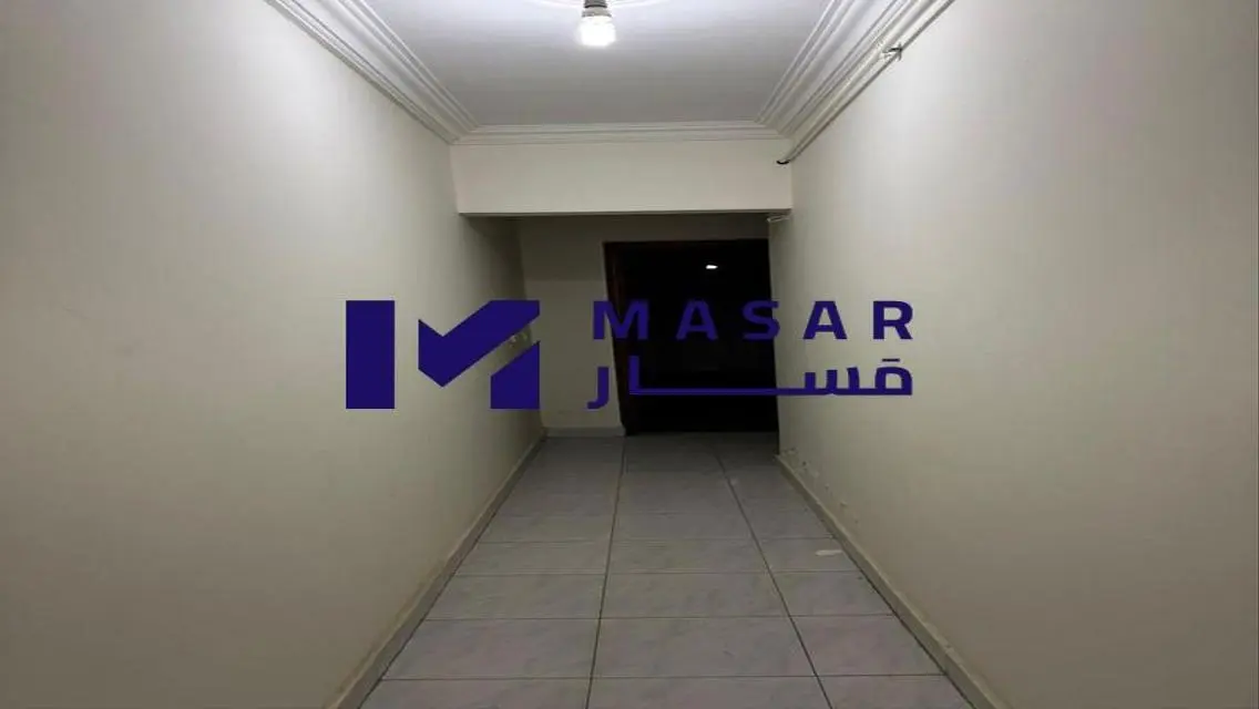 شقة فاخرة بمساحة كبيرة للبيع
