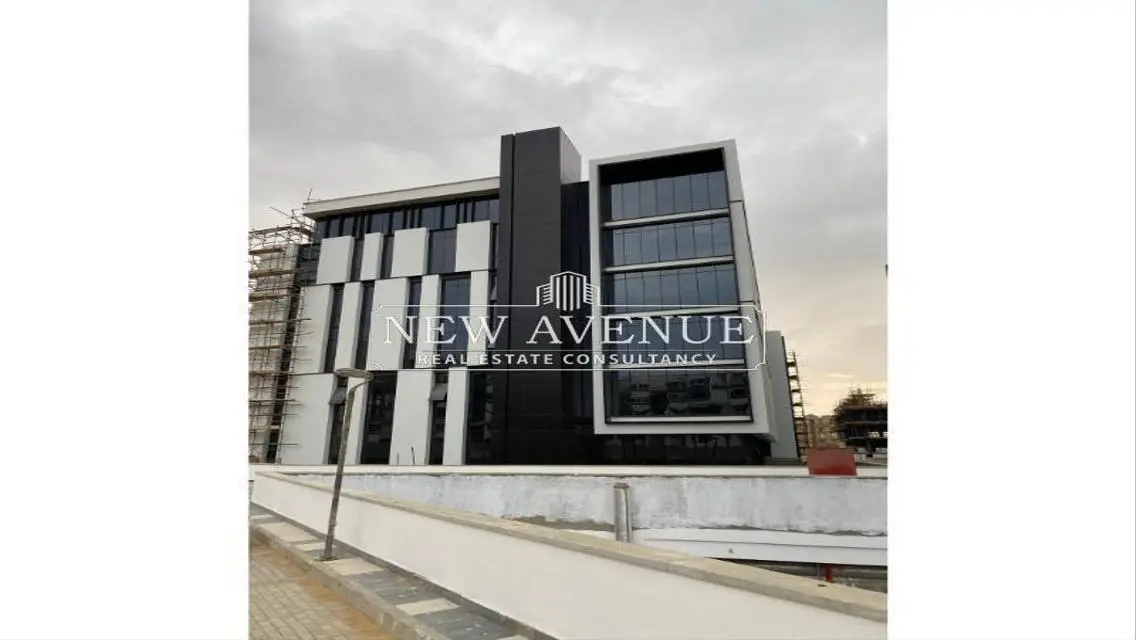 Building for Sale in Hyde Park - 96