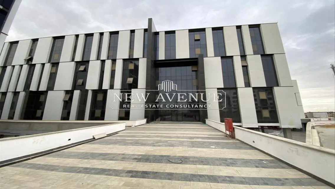 Building for Sale in Hyde Park - 96