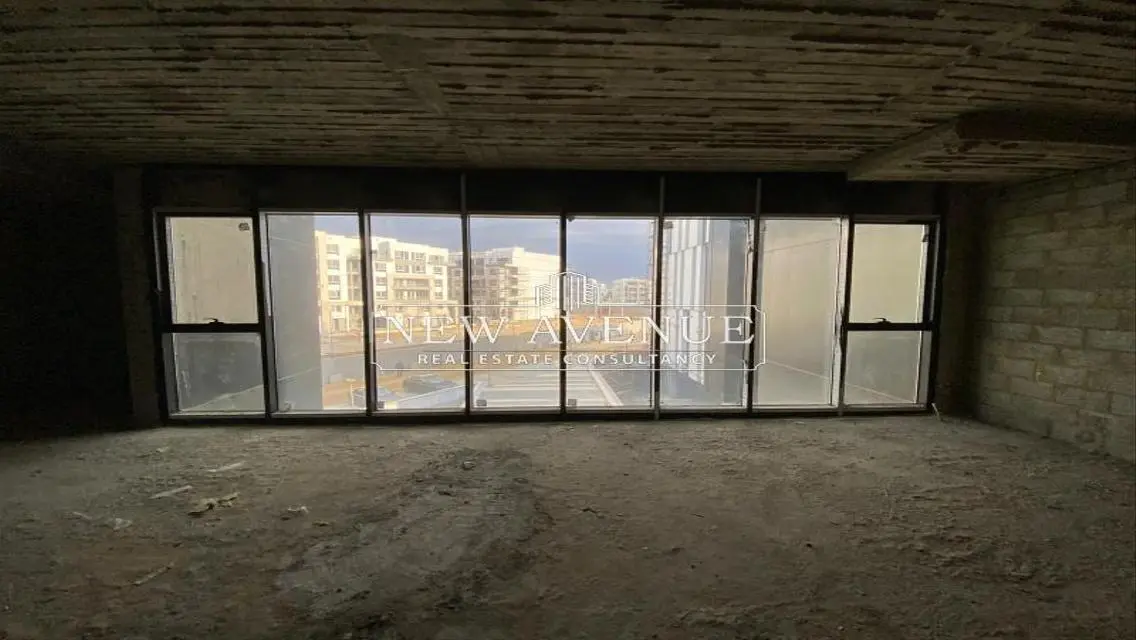 Building for Sale in Hyde Park - 96