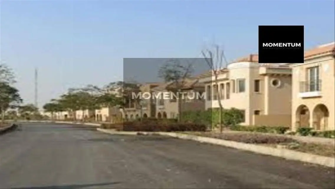 فرصة استثمارية فريدة: عقار متميز للبيع