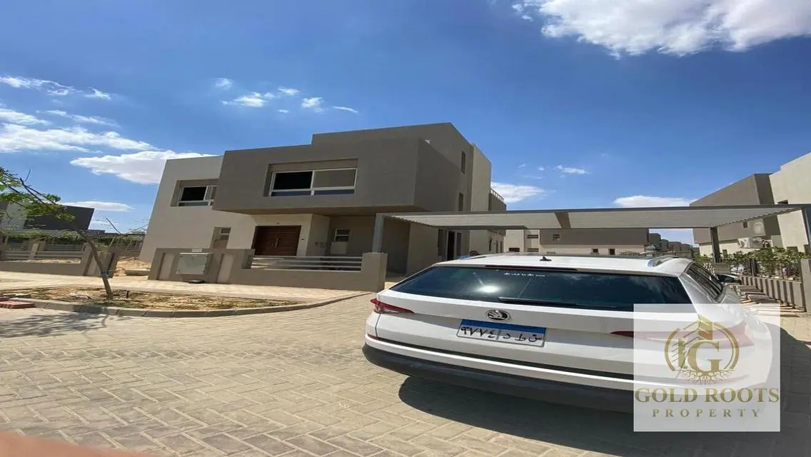 منزل فاخر في موقع رائع مع حديقة خاصة