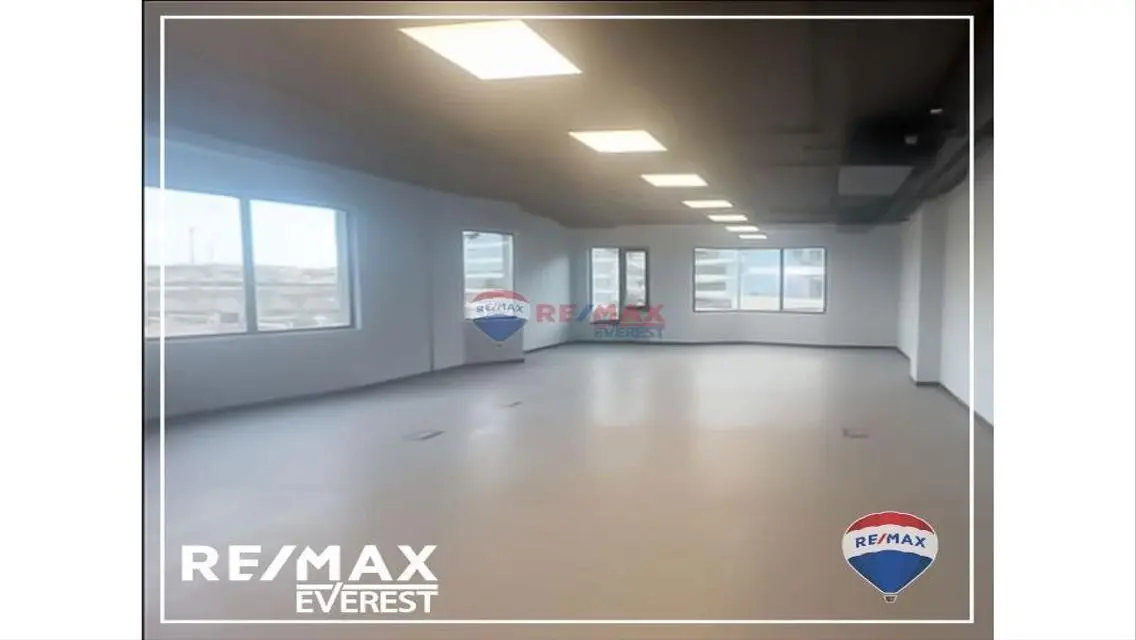 Luxurious Property with Excellent Amenities in Prime Location