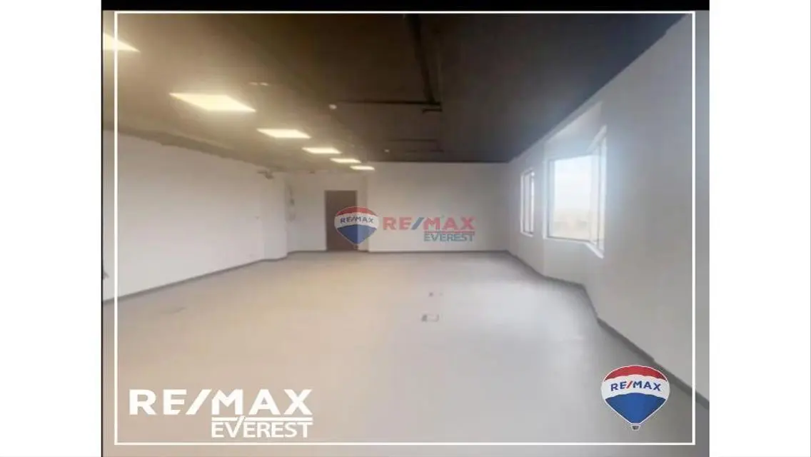 Luxurious Property with Excellent Amenities in Prime Location