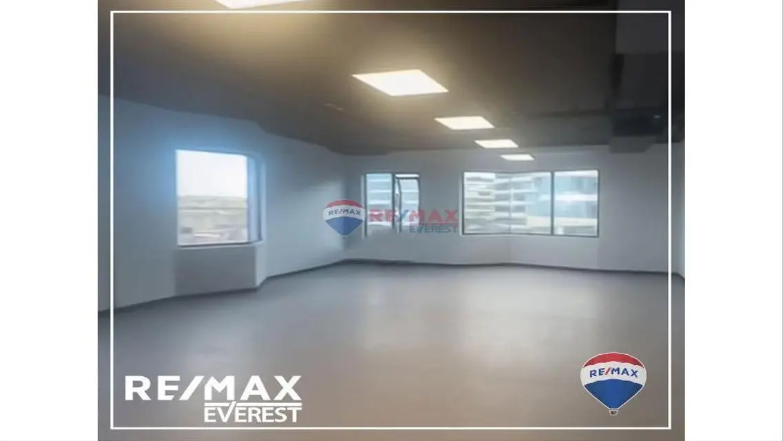 Luxurious Property with Excellent Amenities in Prime Location