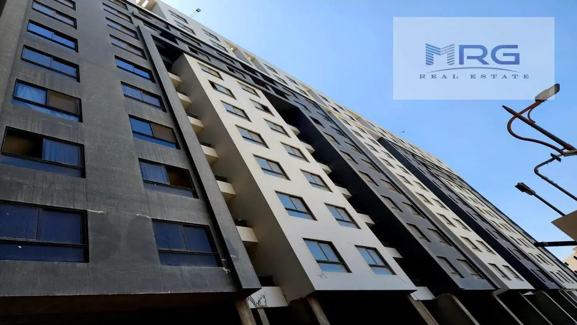 عقار متميز بمساحة واسعة ومرافق ممتازة