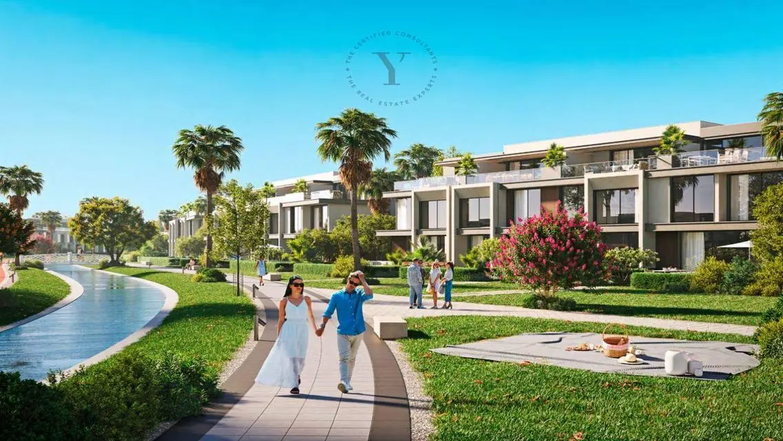 Luxurious Villa in Palm Hills with Private Pool and Garden