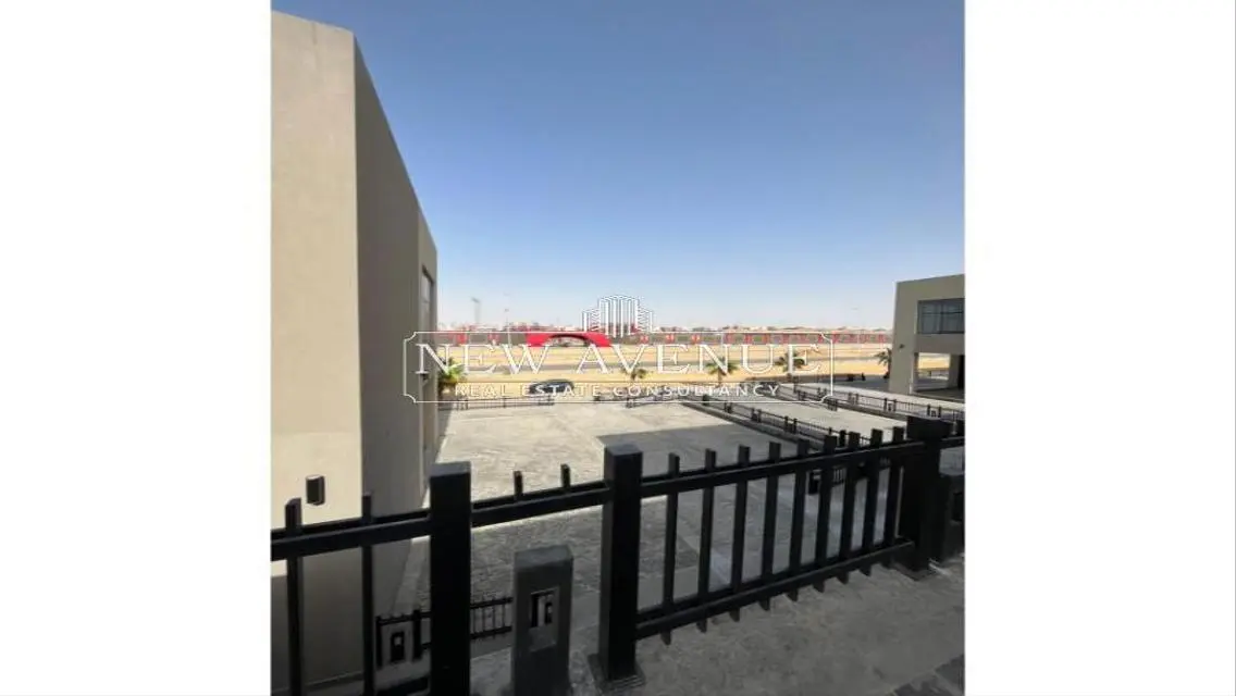 Stunning 132 sqm Apartment with Covered Parking - Great Price!