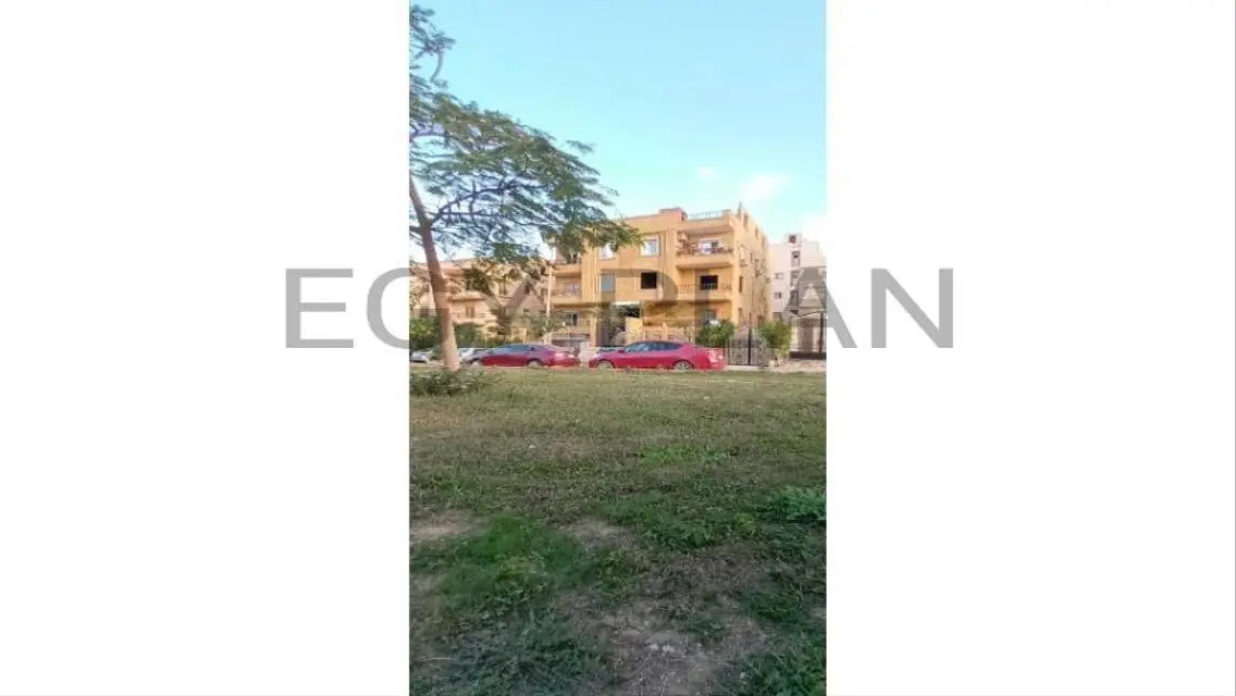 فيلا فاخرة بمساحة مريحة للبيع في موقع متميز