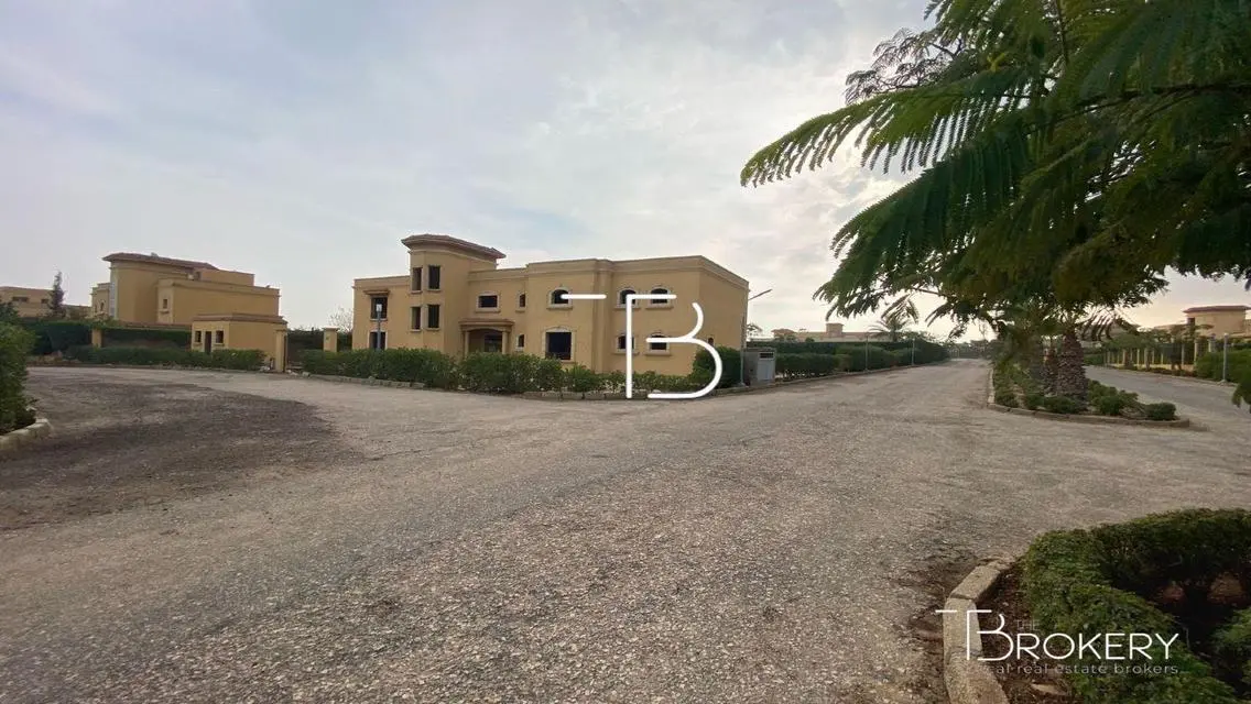 Standalone Villa for Sale in Wadi El Nakhil - 565 sqm