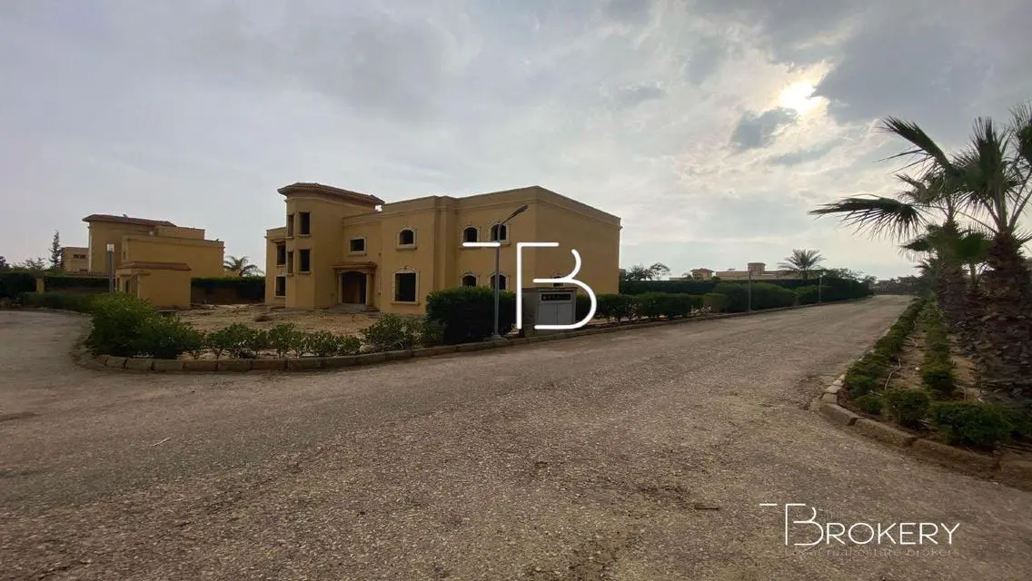 Standalone Villa for Sale in Wadi El Nakhil - 565 sqm