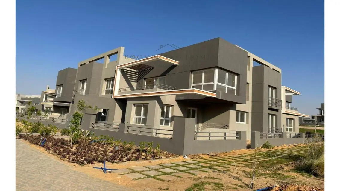 Luxurious Apartment with Stunning Views and Multiple Amenities