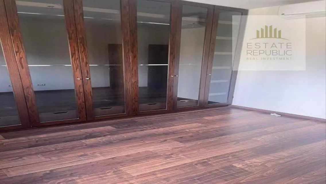 Luxury Apartment for Sale with Lake View